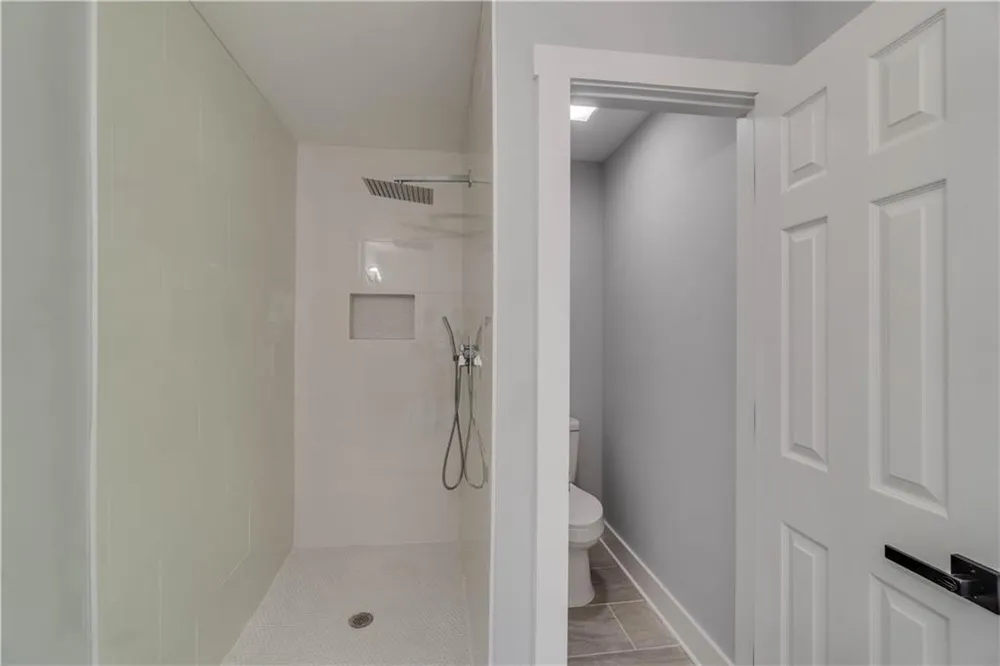 2389 A Highpoint Road Snellville, GA 30078