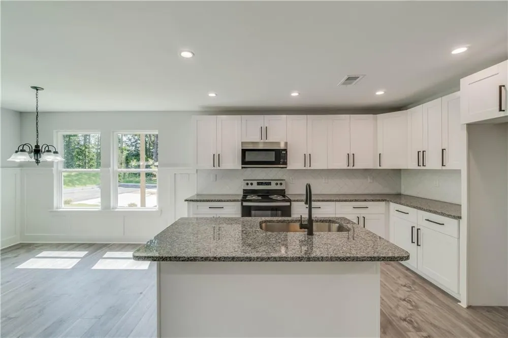 2389 A Highpoint Road Snellville, GA 30078