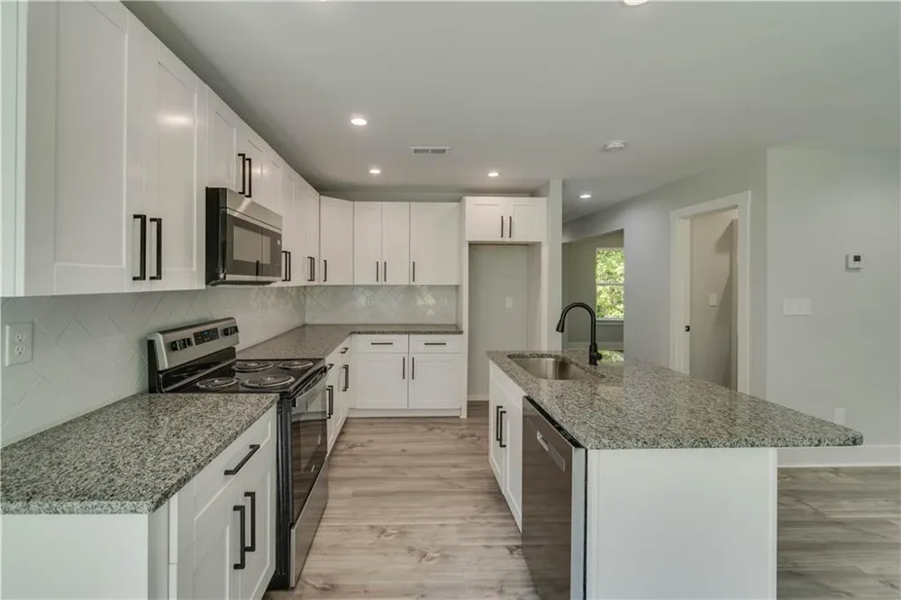2389 A Highpoint Road Snellville, GA 30078