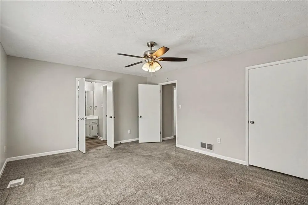 125 Beacon Drive Fayetteville, GA 30215