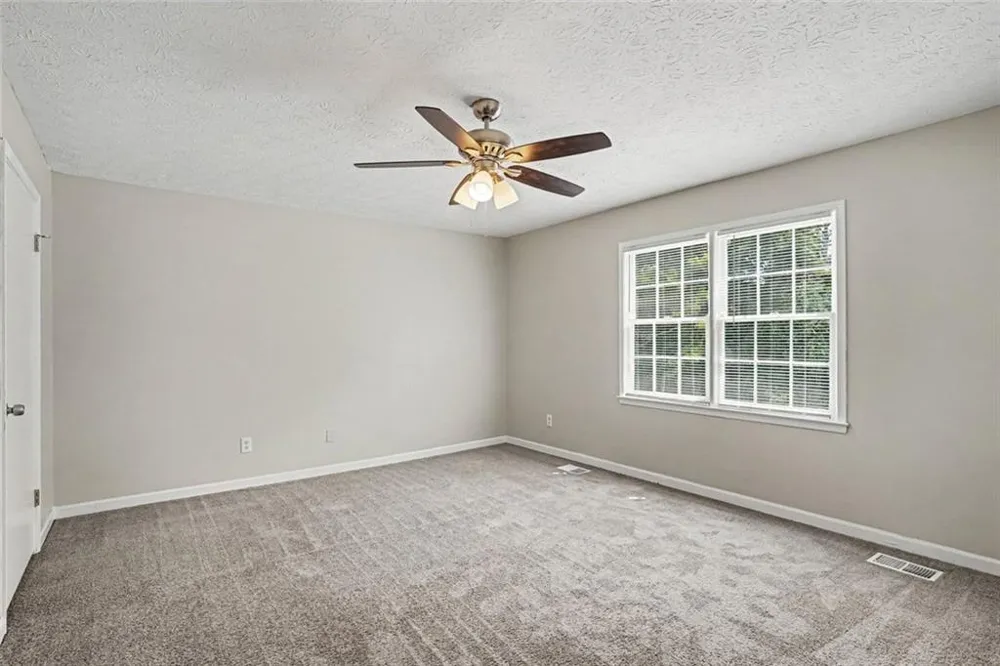 125 Beacon Drive Fayetteville, GA 30215