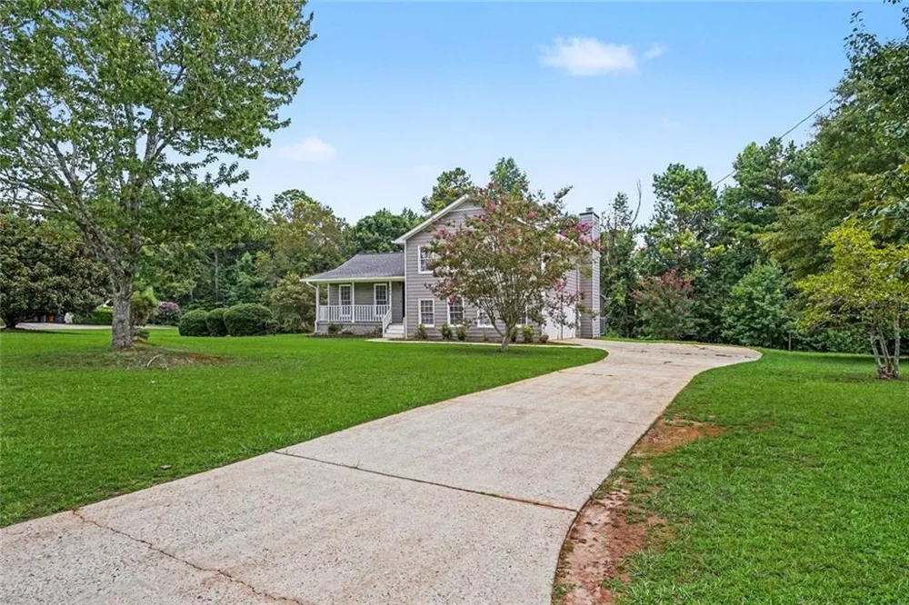 125 Beacon Drive Fayetteville, GA 30215