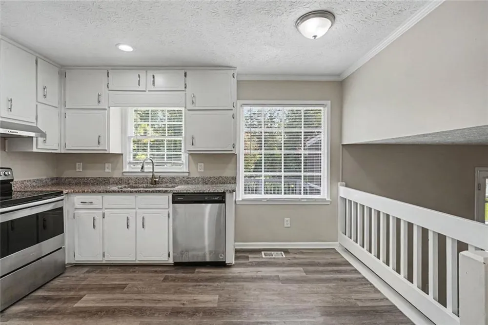 125 Beacon Drive Fayetteville, GA 30215