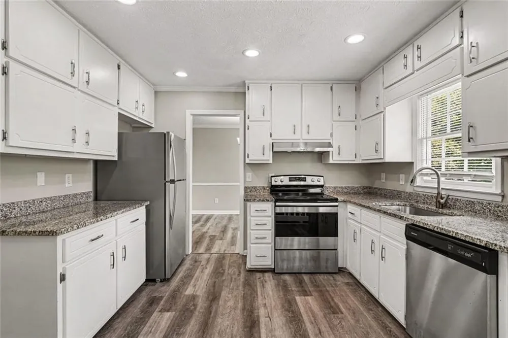 125 Beacon Drive Fayetteville, GA 30215