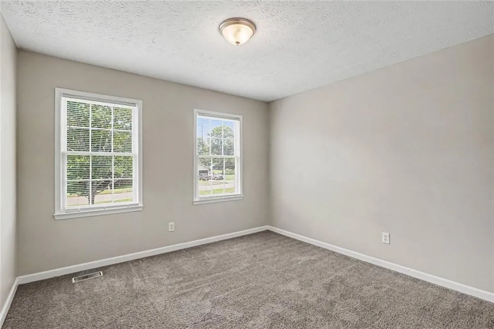 125 Beacon Drive Fayetteville, GA 30215