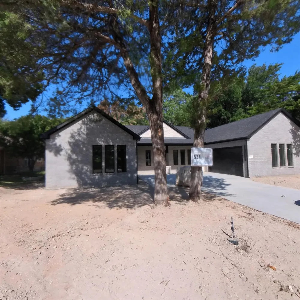 521 Glenwick Drive DeSoto, TX 75115