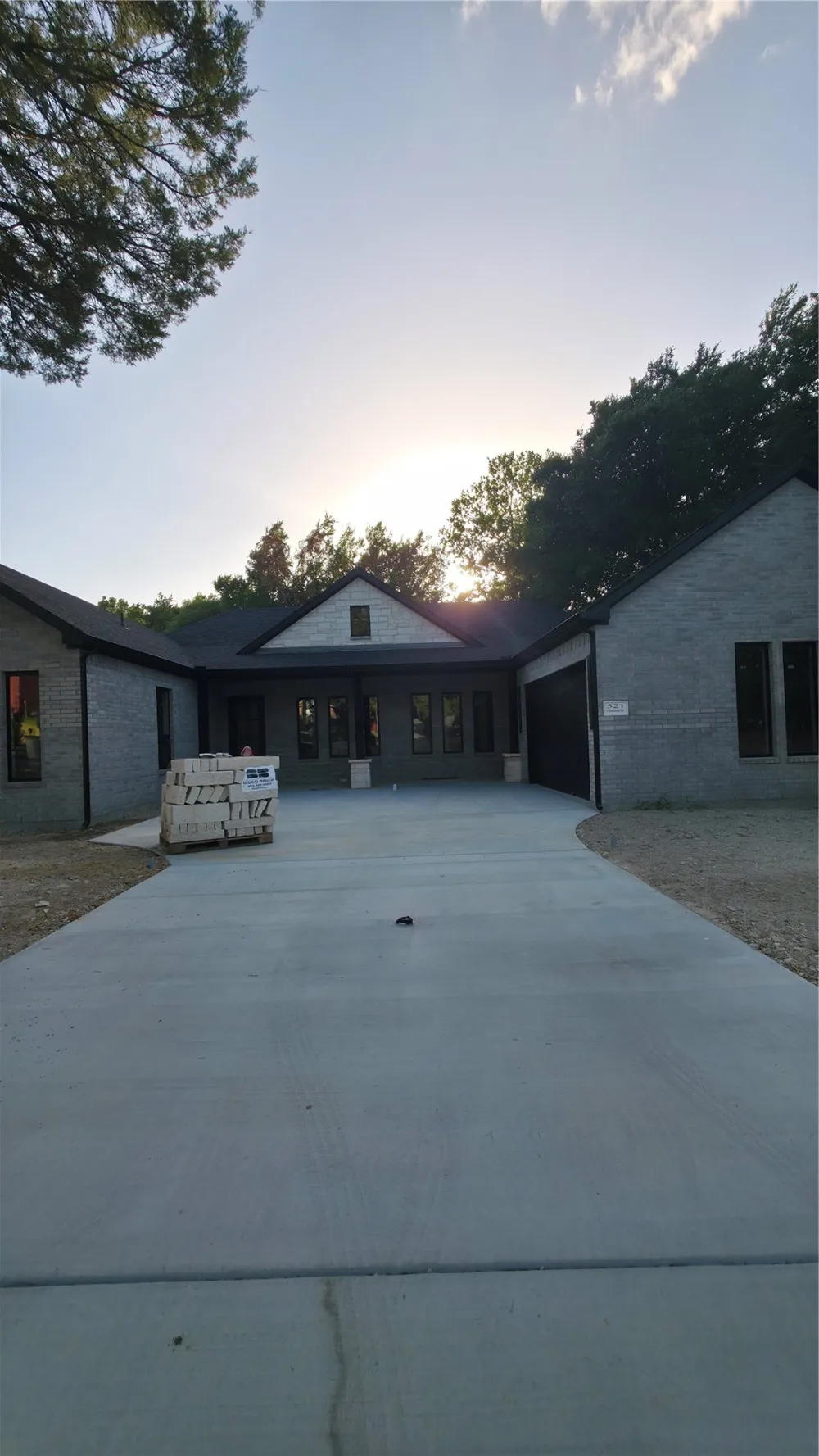 521 Glenwick Drive DeSoto, TX 75115