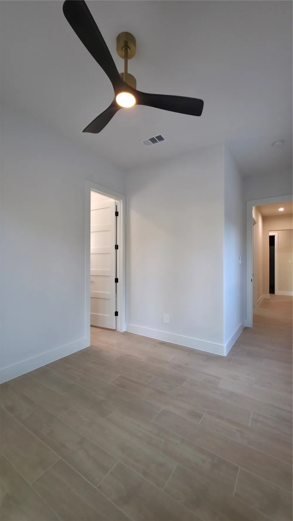521 Glenwick Drive DeSoto, TX 75115