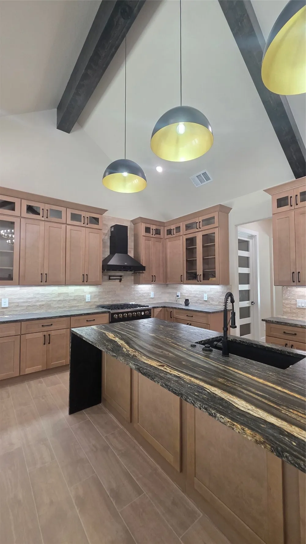 521 Glenwick Drive DeSoto, TX 75115