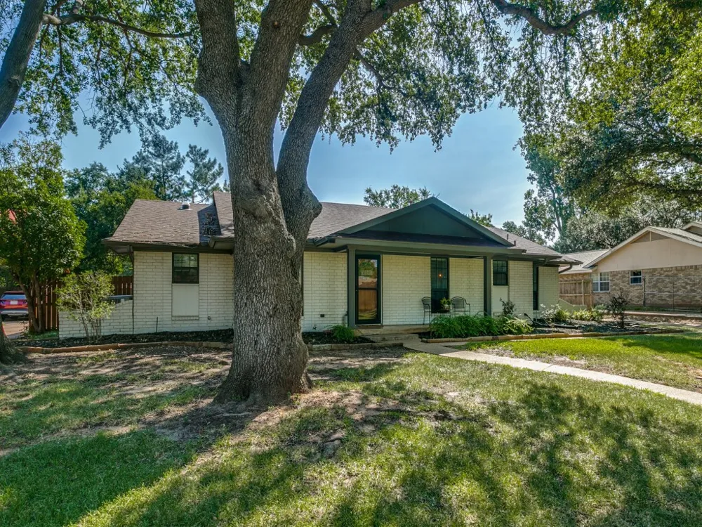 421 Frankie Lane Lewisville, TX 75057