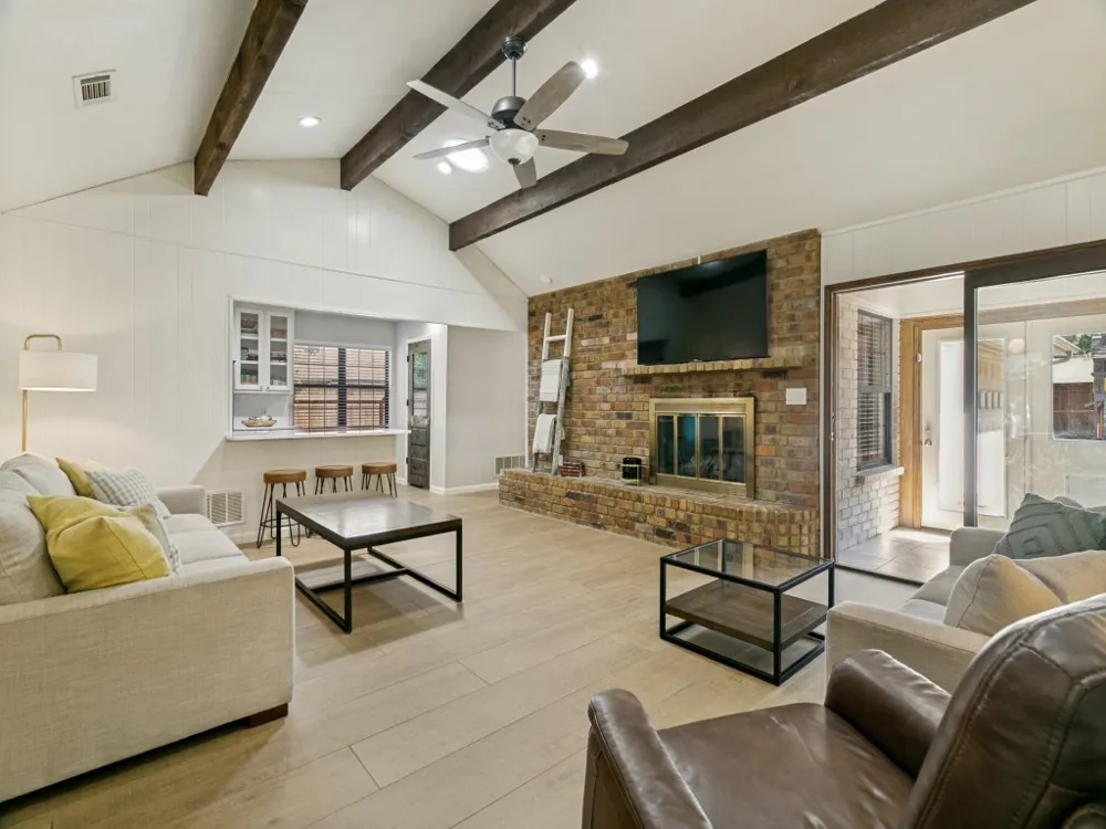 421 Frankie Lane Lewisville, TX 75057