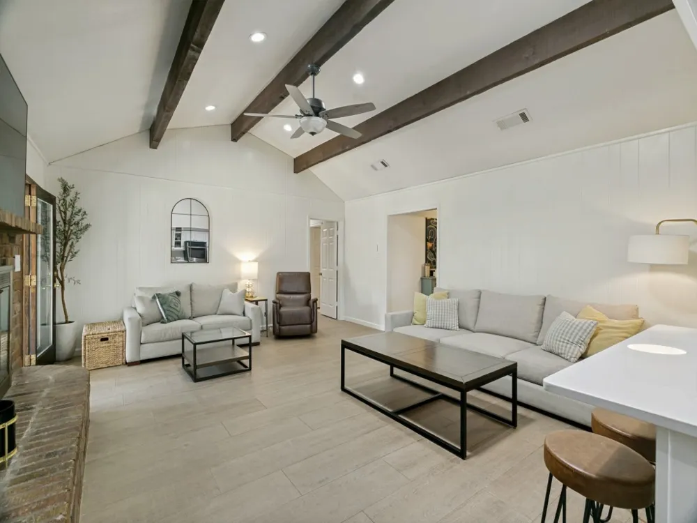 421 Frankie Lane Lewisville, TX 75057