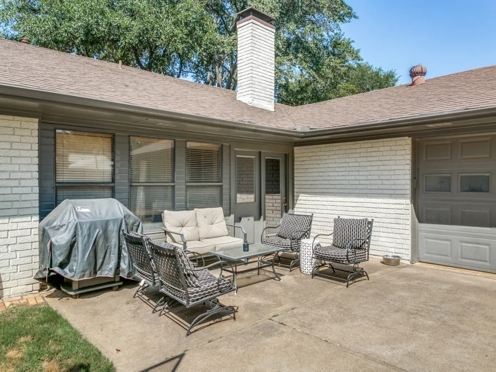 421 Frankie Lane Lewisville, TX 75057