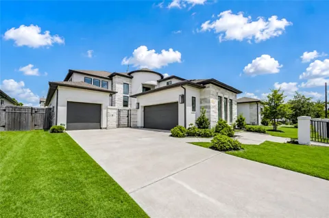 9015 Orchard Cove