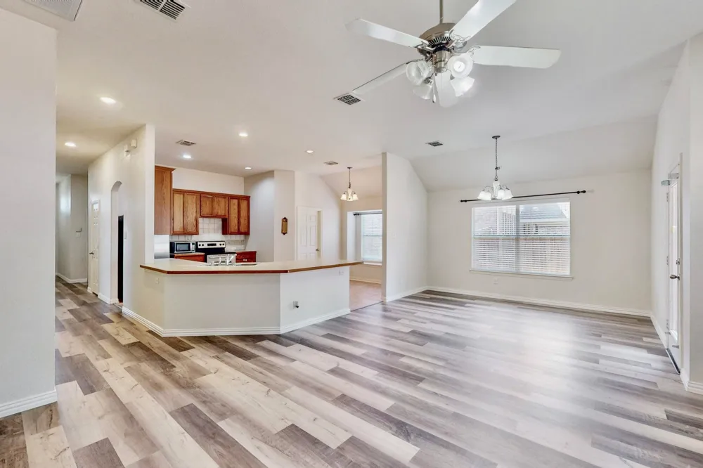 1216 Lake Forest Drive Grand Prairie, TX 75052