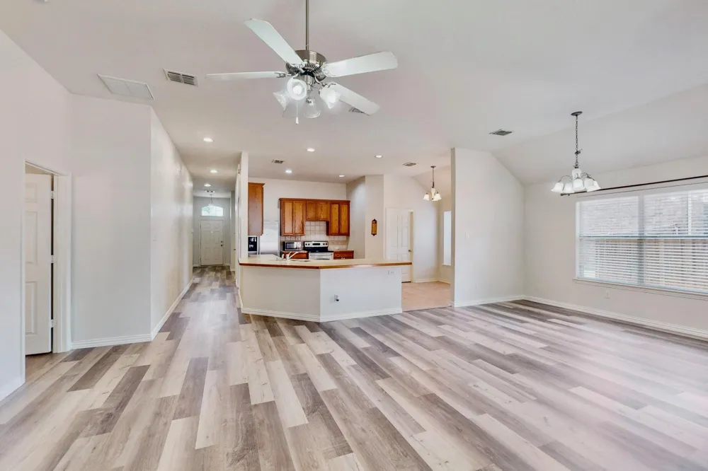 1216 Lake Forest Drive Grand Prairie, TX 75052