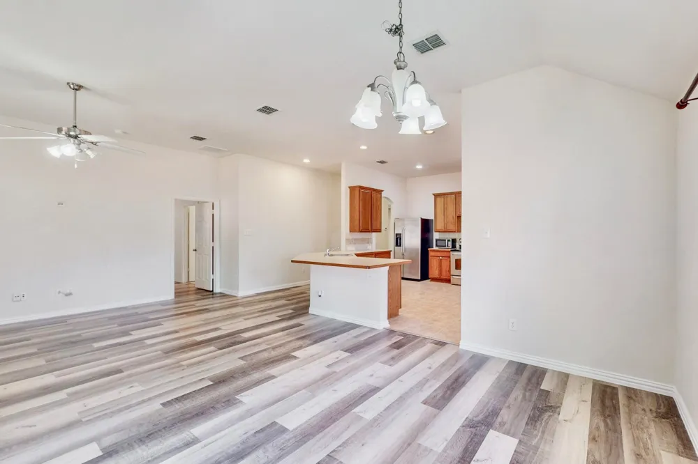 1216 Lake Forest Drive Grand Prairie, TX 75052