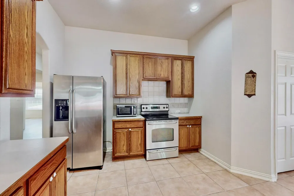 1216 Lake Forest Drive Grand Prairie, TX 75052