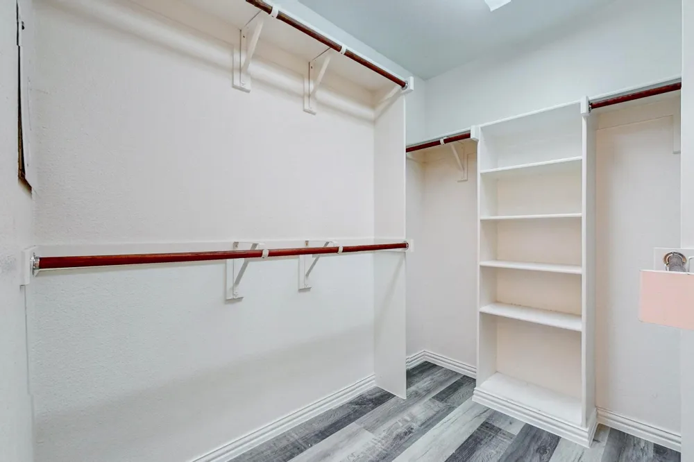 1216 Lake Forest Drive Grand Prairie, TX 75052