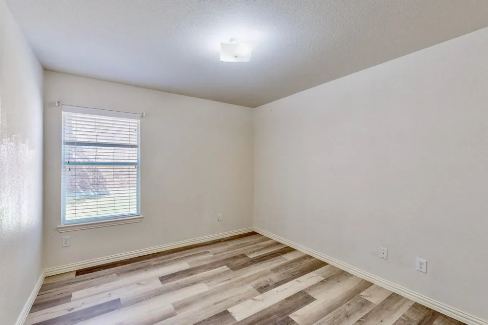 1216 Lake Forest Drive Grand Prairie, TX 75052