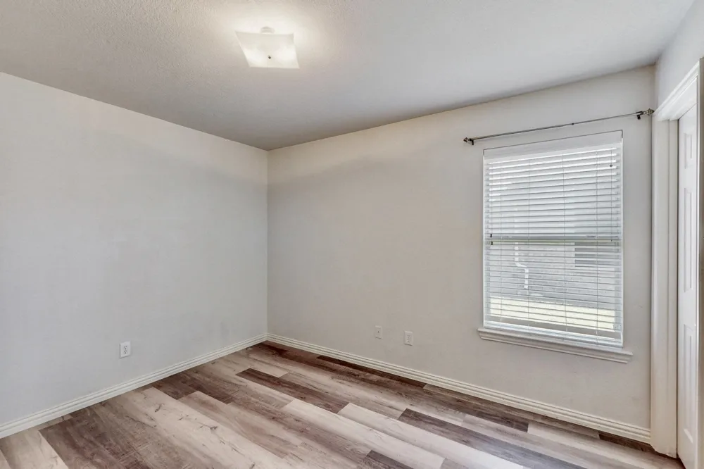 1216 Lake Forest Drive Grand Prairie, TX 75052