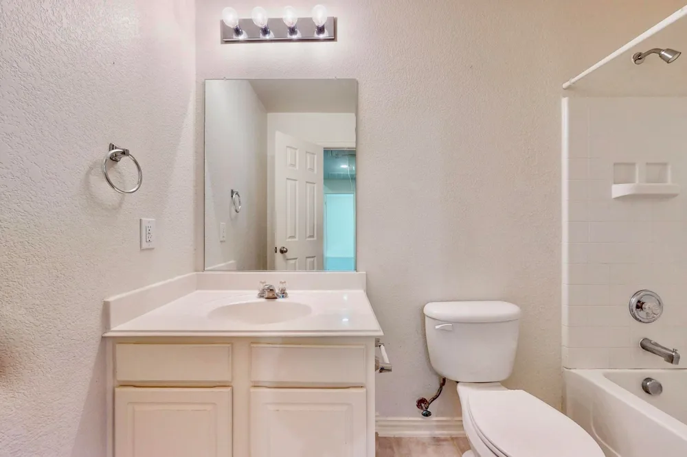 1216 Lake Forest Drive Grand Prairie, TX 75052