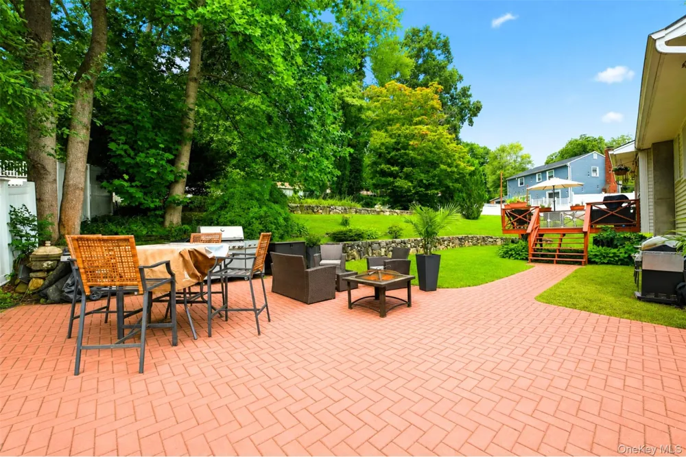 161 Geymer Drive Mahopac, NY 10541