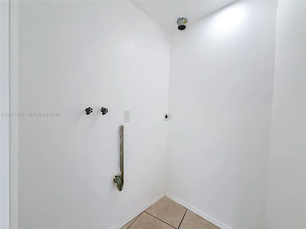 1841 NW 33rd Ct Oakland Park, FL 33309