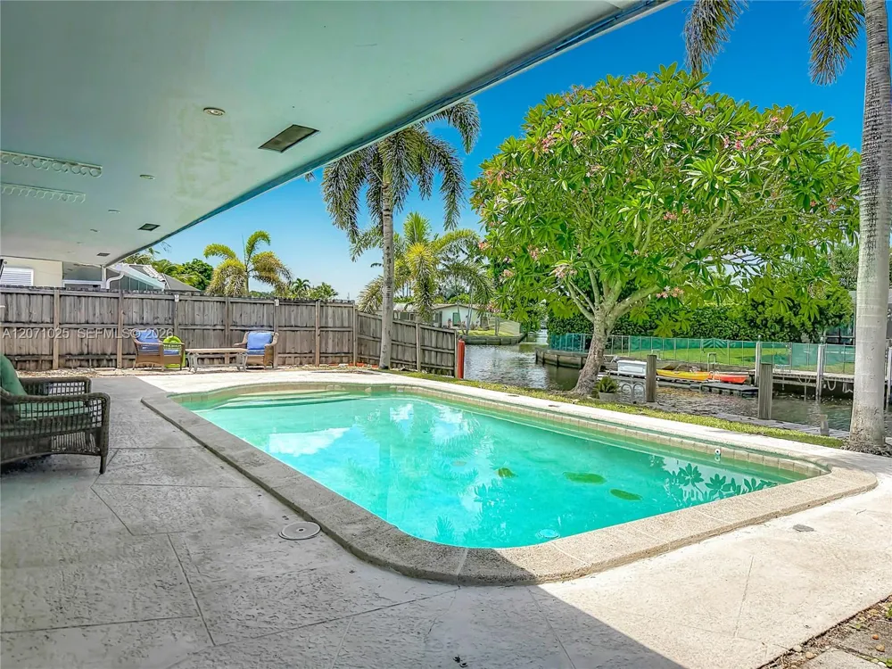 1841 NW 33rd Ct Oakland Park, FL 33309