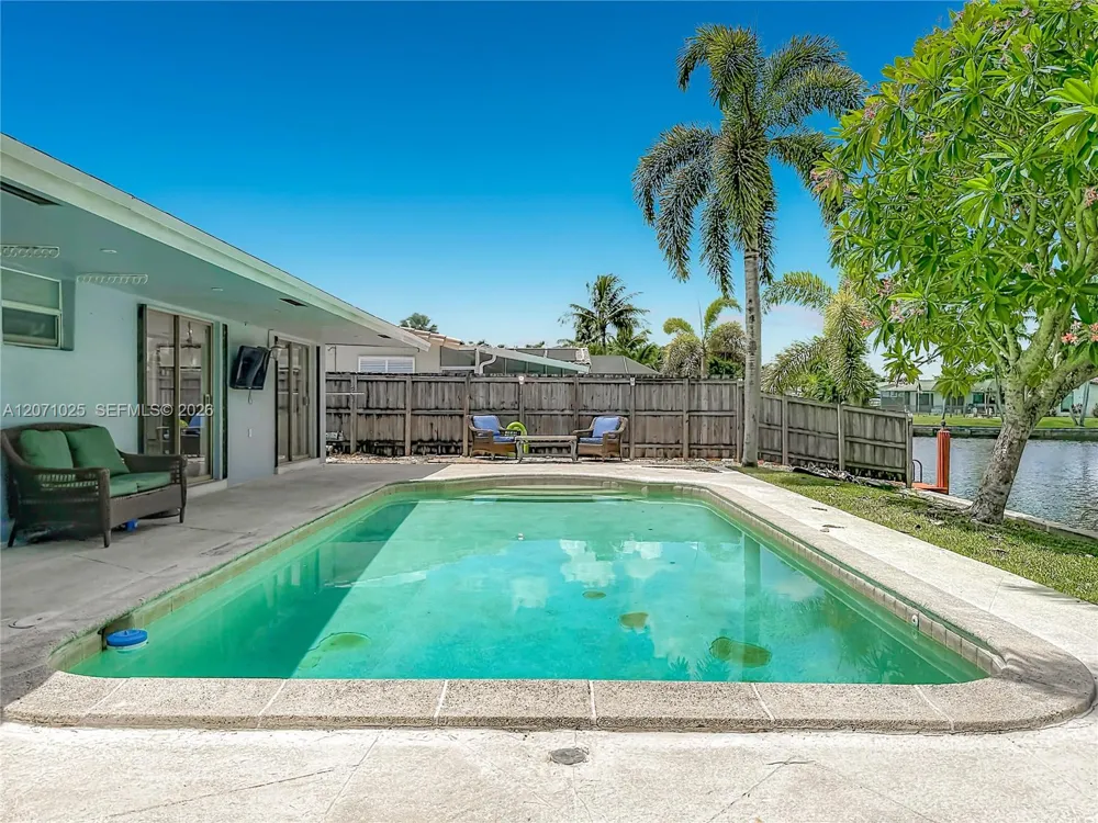 1841 NW 33rd Ct Oakland Park, FL 33309