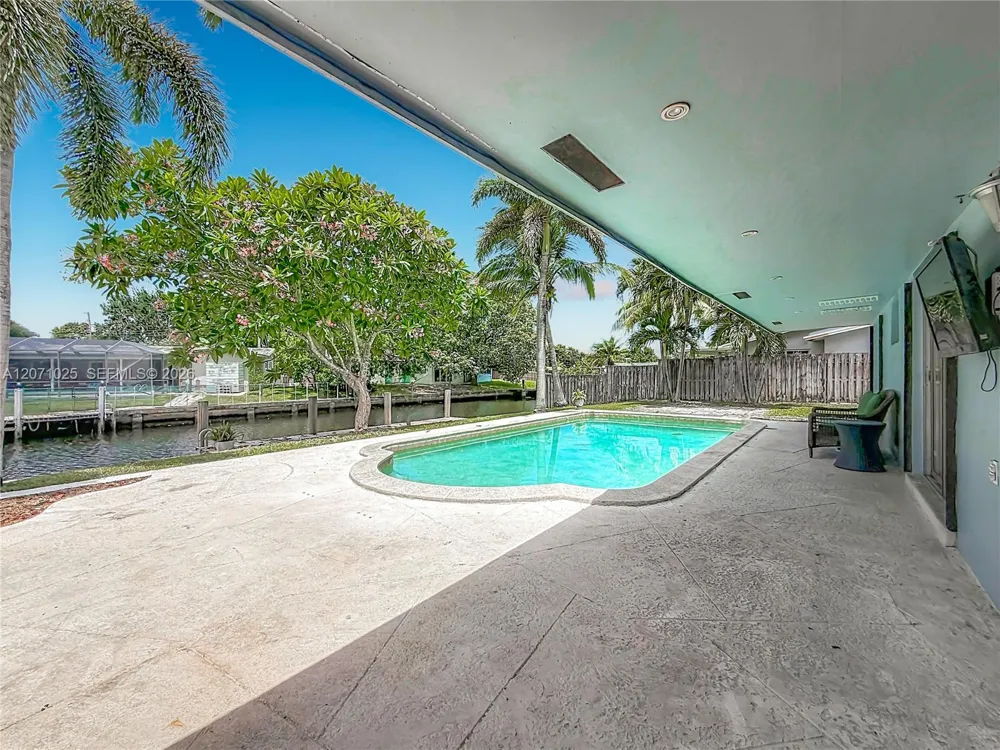 1841 NW 33rd Ct Oakland Park, FL 33309