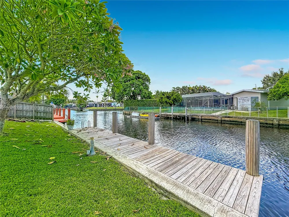 1841 NW 33rd Ct Oakland Park, FL 33309