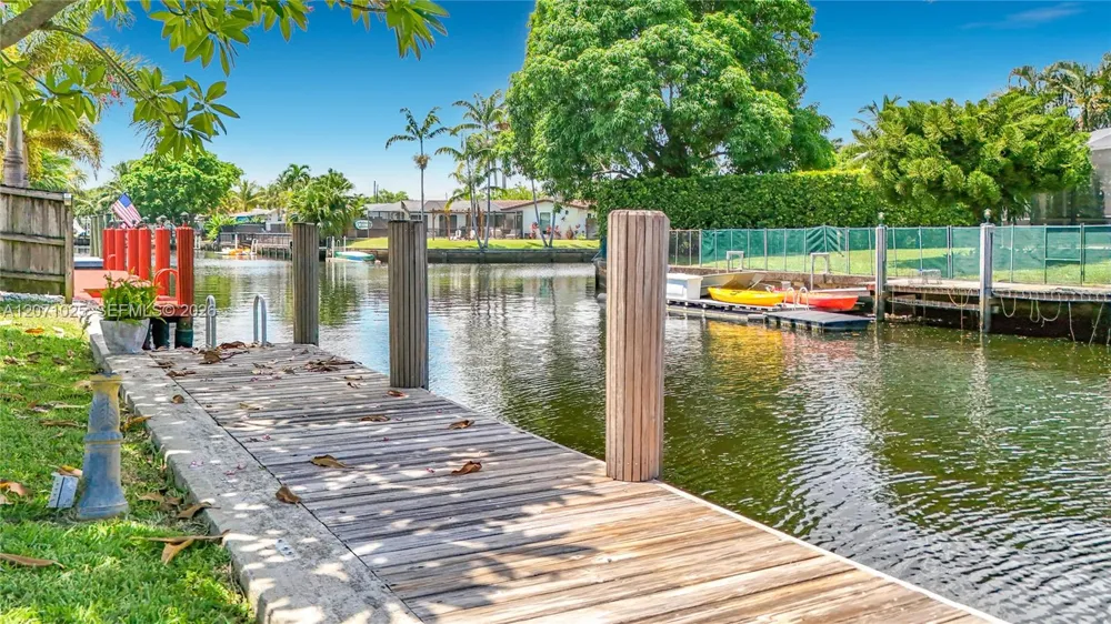 1841 NW 33rd Ct Oakland Park, FL 33309