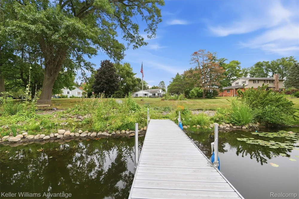 701 Arttdale Drive White Lake Charter Township, MI 48383