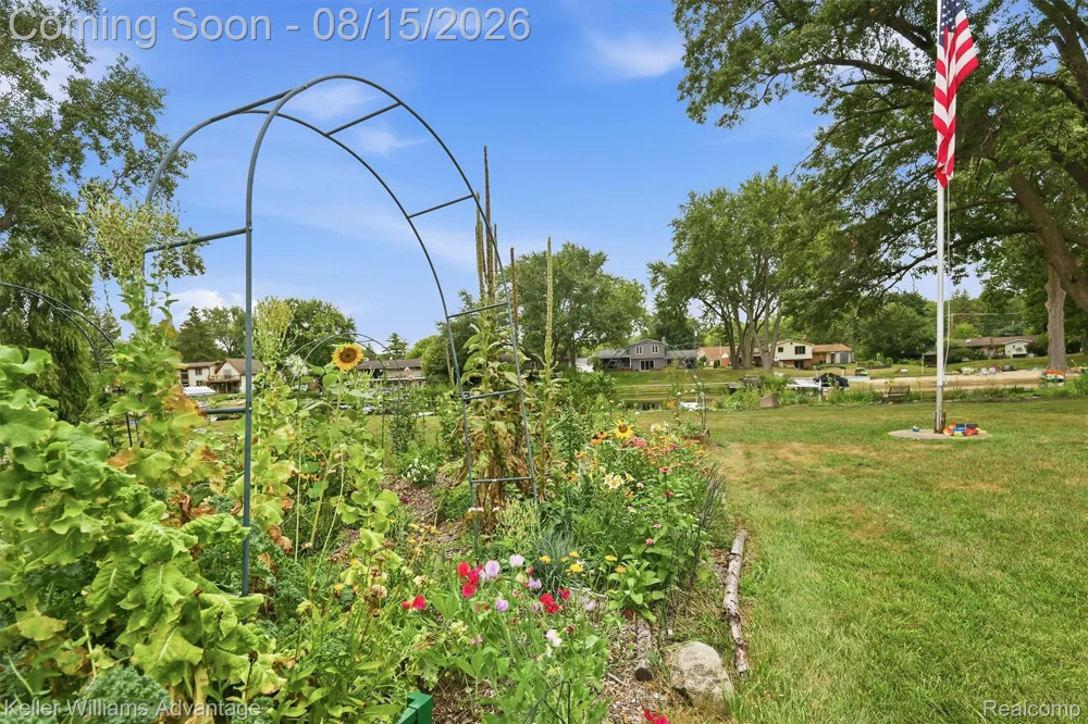 701 Arttdale Drive White Lake Charter Township, MI 48383