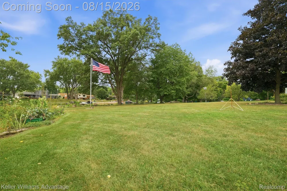 701 Arttdale Drive White Lake Charter Township, MI 48383