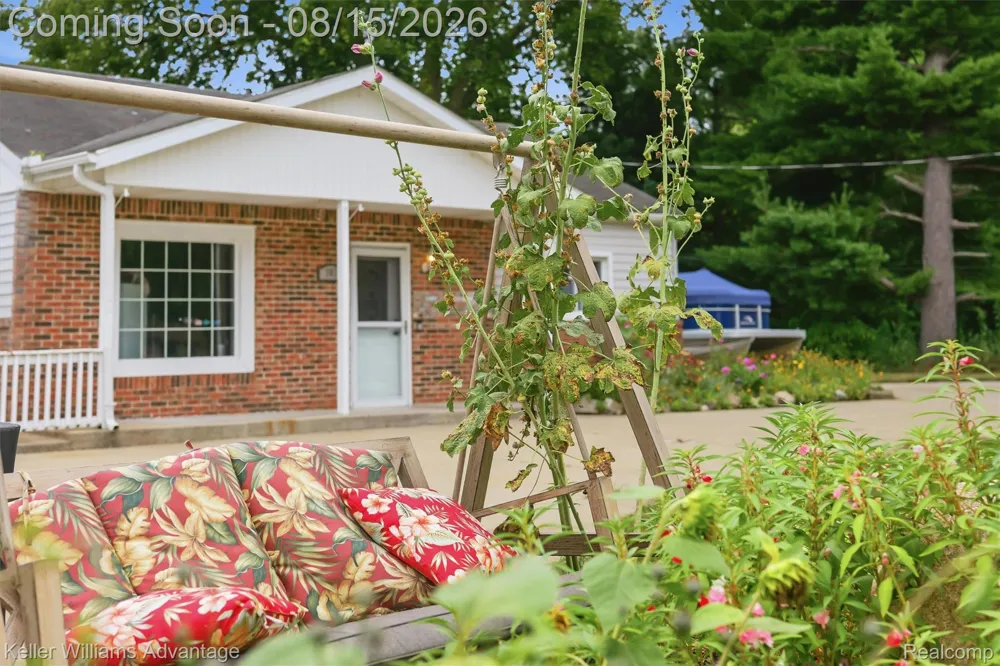 701 Arttdale Drive White Lake Charter Township, MI 48383