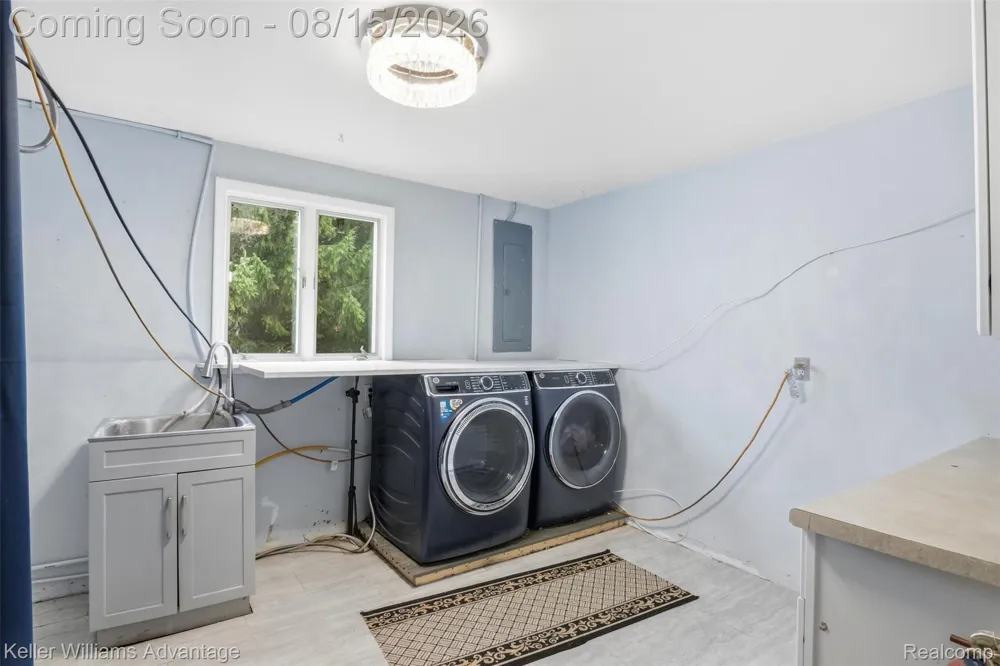 701 Arttdale Drive White Lake Charter Township, MI 48383