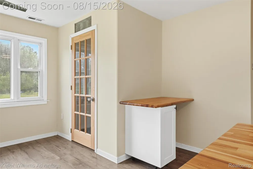 701 Arttdale Drive White Lake Charter Township, MI 48383