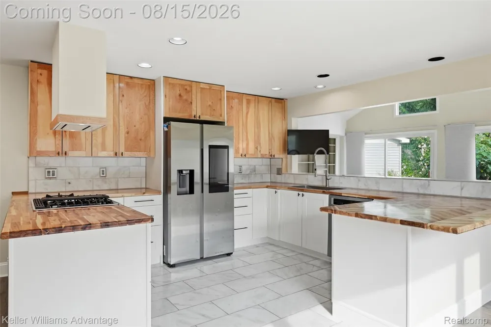 701 Arttdale Drive White Lake Charter Township, MI 48383