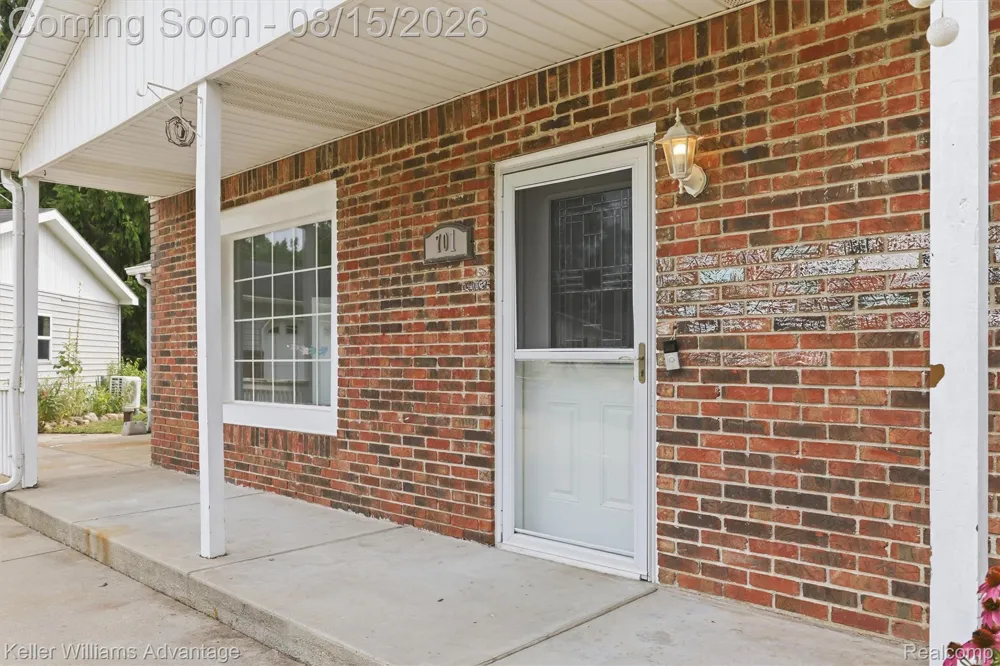 701 Arttdale Drive White Lake Charter Township, MI 48383