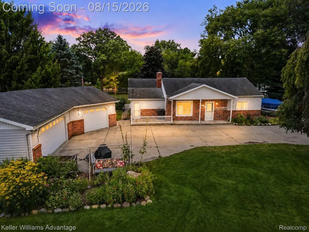 701 Arttdale Drive White Lake Charter Township, MI 48383