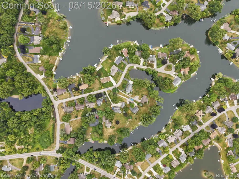 701 Arttdale Drive White Lake Charter Township, MI 48383