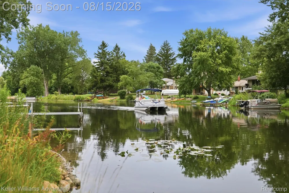 701 Arttdale Drive White Lake Charter Township, MI 48383