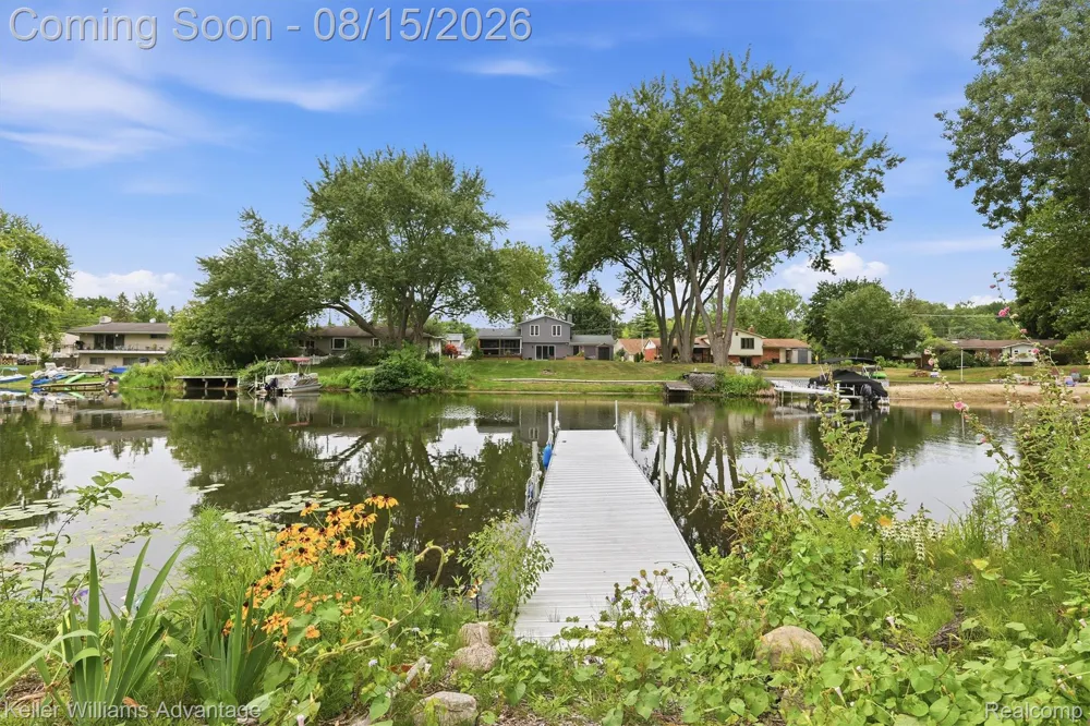 701 Arttdale Drive White Lake Charter Township, MI 48383