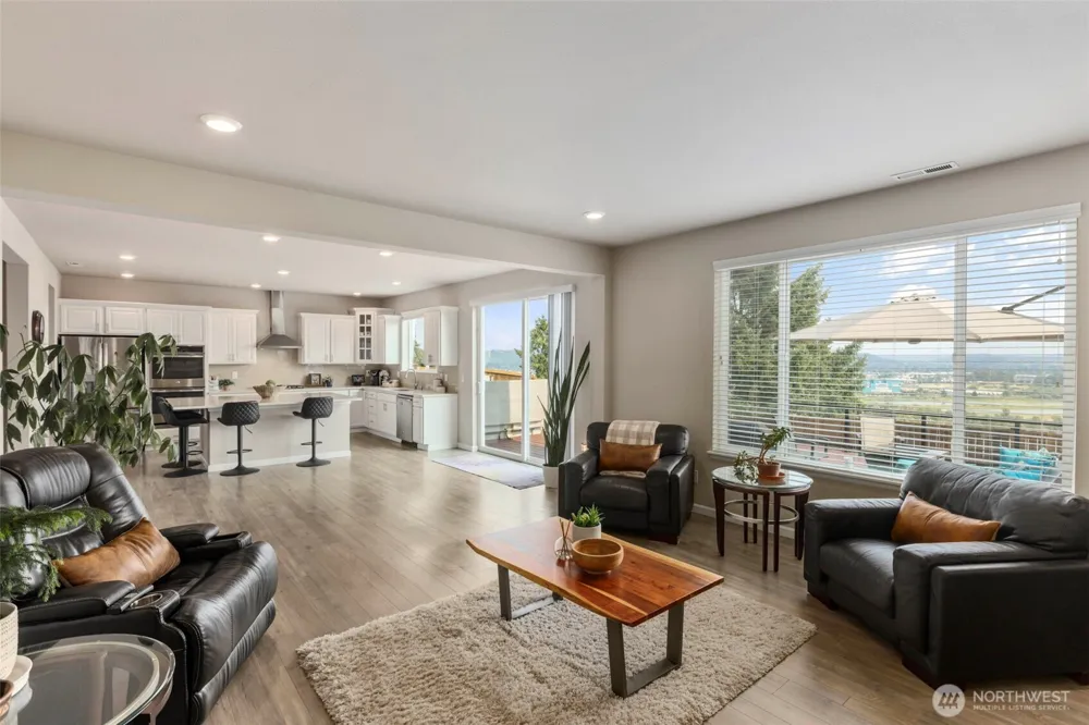 6651 S 298th Place Auburn, WA 98001