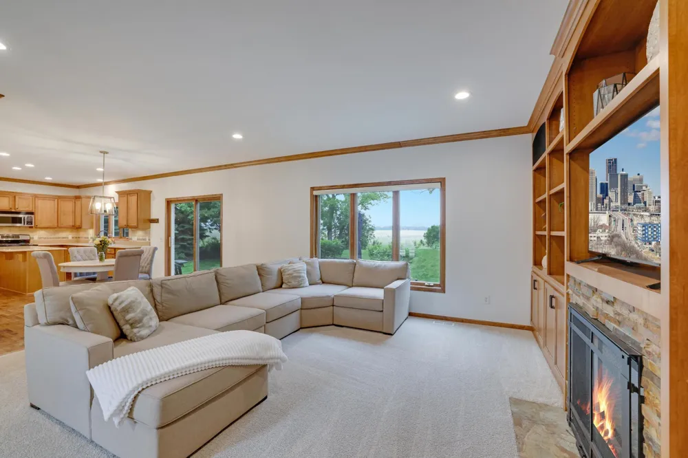 645 Ramsey Circle Carver, MN 55315