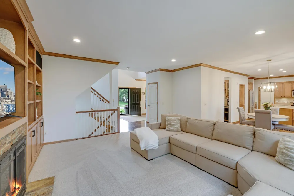 645 Ramsey Circle Carver, MN 55315