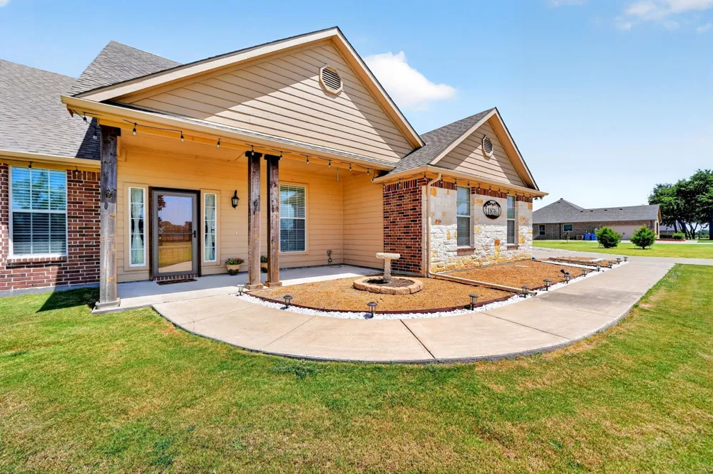 1836 County Road 5005 Blue Ridge, TX 75424
