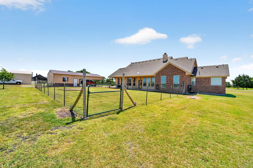 1836 County Road 5005 Blue Ridge, TX 75424